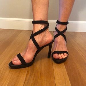 Donald pliner black shoes